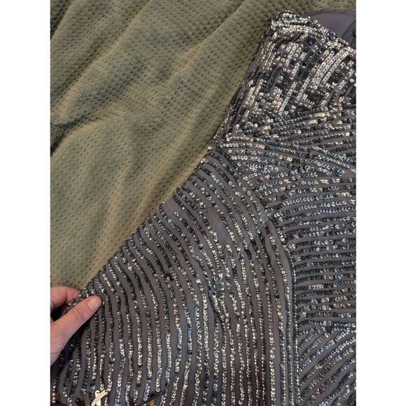 Basix Black Label Women's Size 4 Silver Sequin 100% Silk Knee mini Dress - Picture 6 of 10